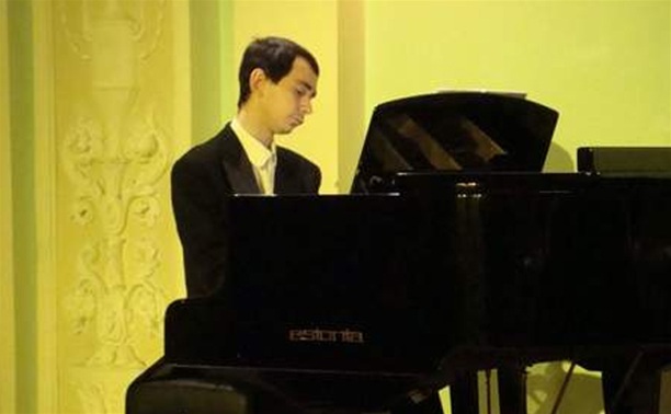 Павел Кушнир (фортепиано)