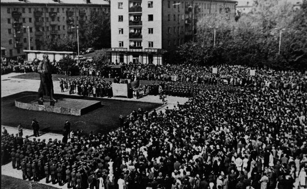 9 сентября: Открытие памятника Толстому в Туле