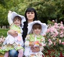 Парад близнецов  собрал в Белоусовском парке 74 пары