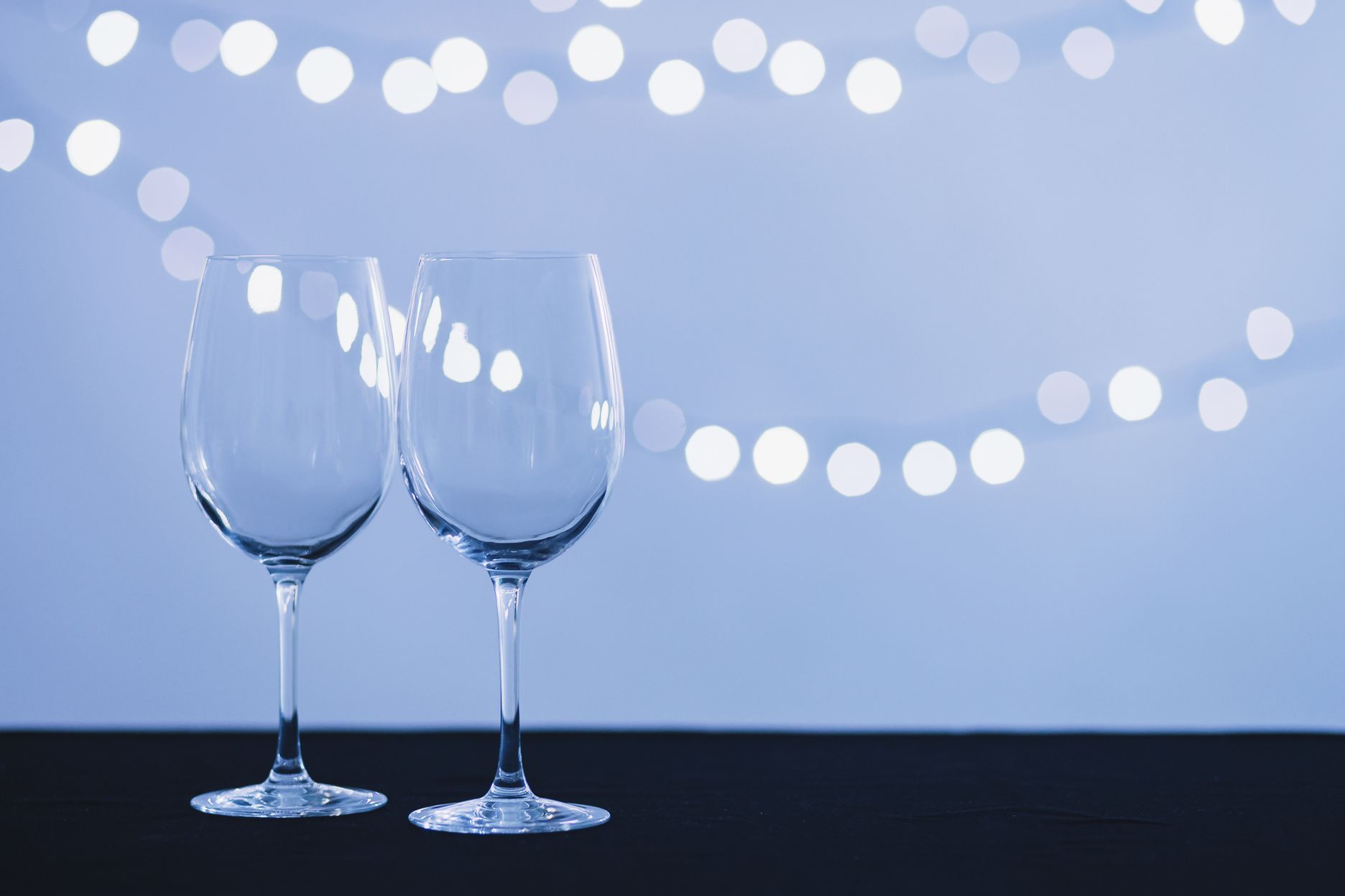 wineglasses-fairy-lights.jpg
