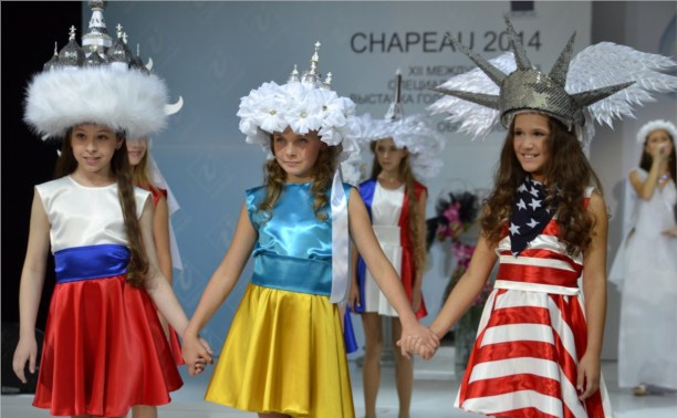 Юная тулячка шокировала москвичей своим перфомансом на детском показе мод