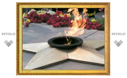 Владимир Груздев возложил цветы к Вечному огню у Кургана Славы