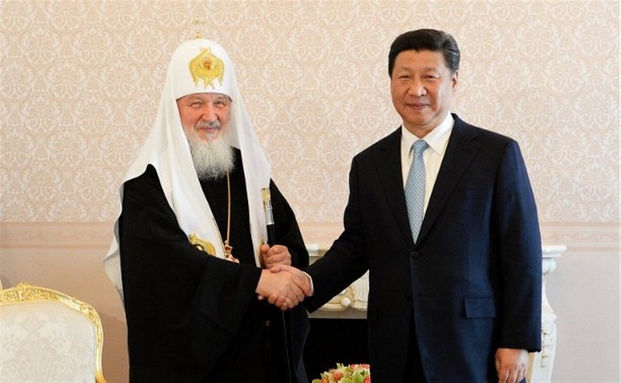 Патриарх Кирилл подарил тульский самовар лидеру Китая