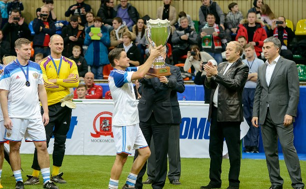 Дмитрий Аленичев забил три мяча в финале «Кубка легенд»