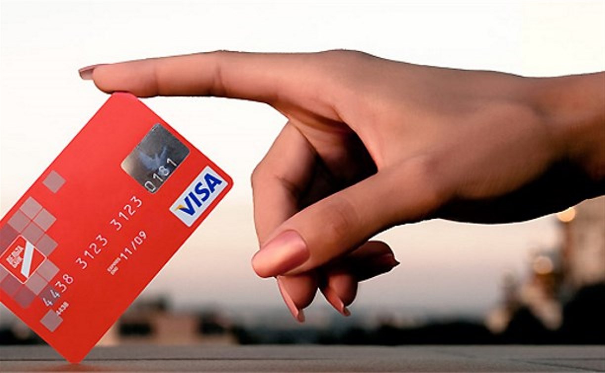 Сотрудница микрофинансовой организации воровала деньги с банковских карт клиентов