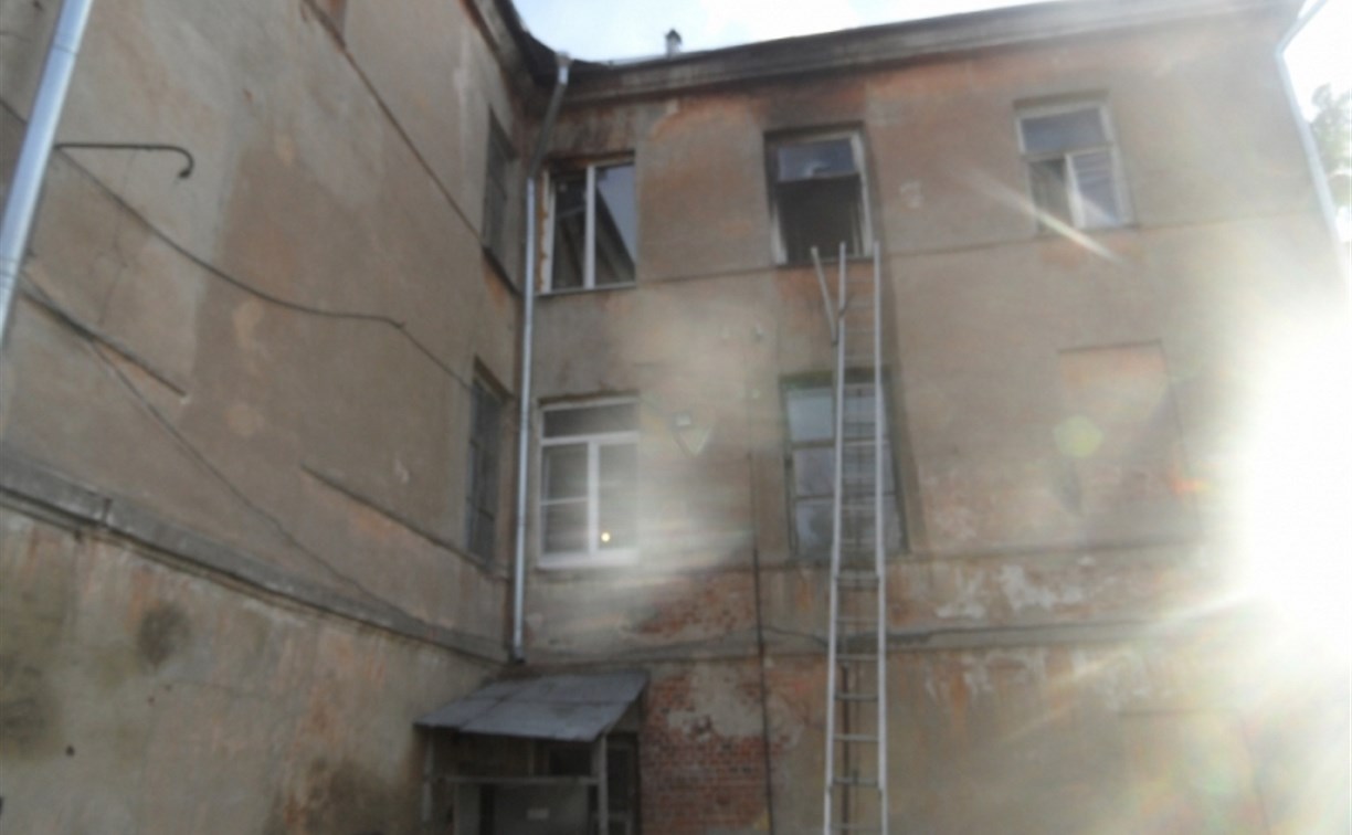 В Туле на улице Дзержинского сгорела квартира