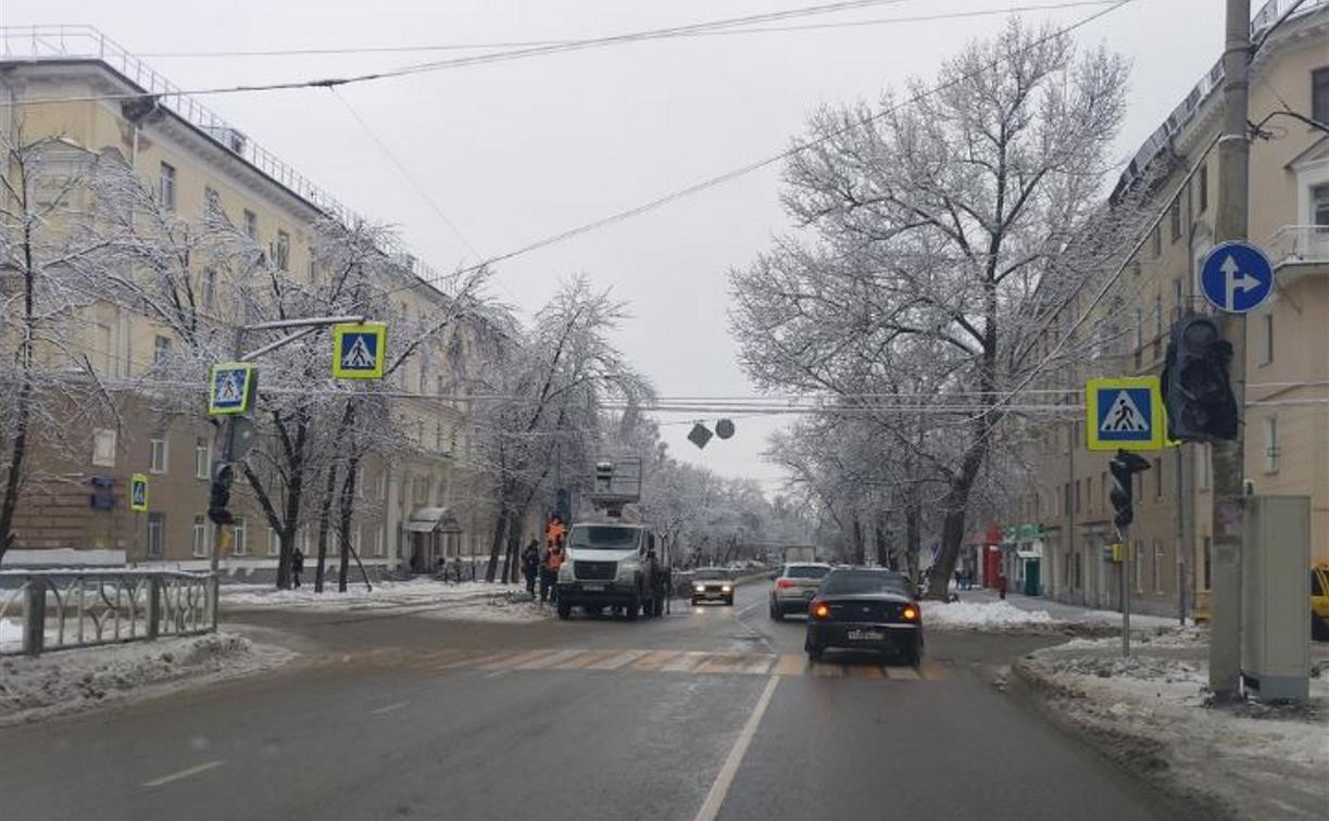 В Туле на пересечении улиц Болдина и Смидович установили светофор