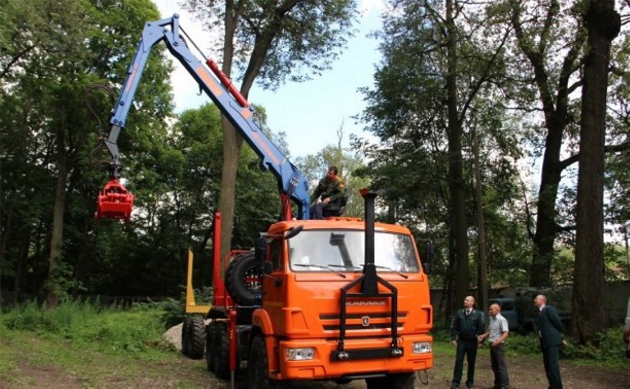 Парк тульской лесохозяйственной техники пополнился современным тягачом
