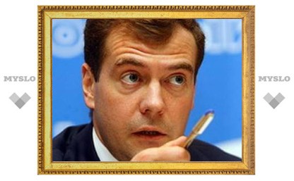 Медведеву назвали проблемы, над которыми ему надо работать