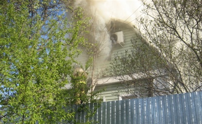 При пожаре в Новомедвенском поселке пострадал человек