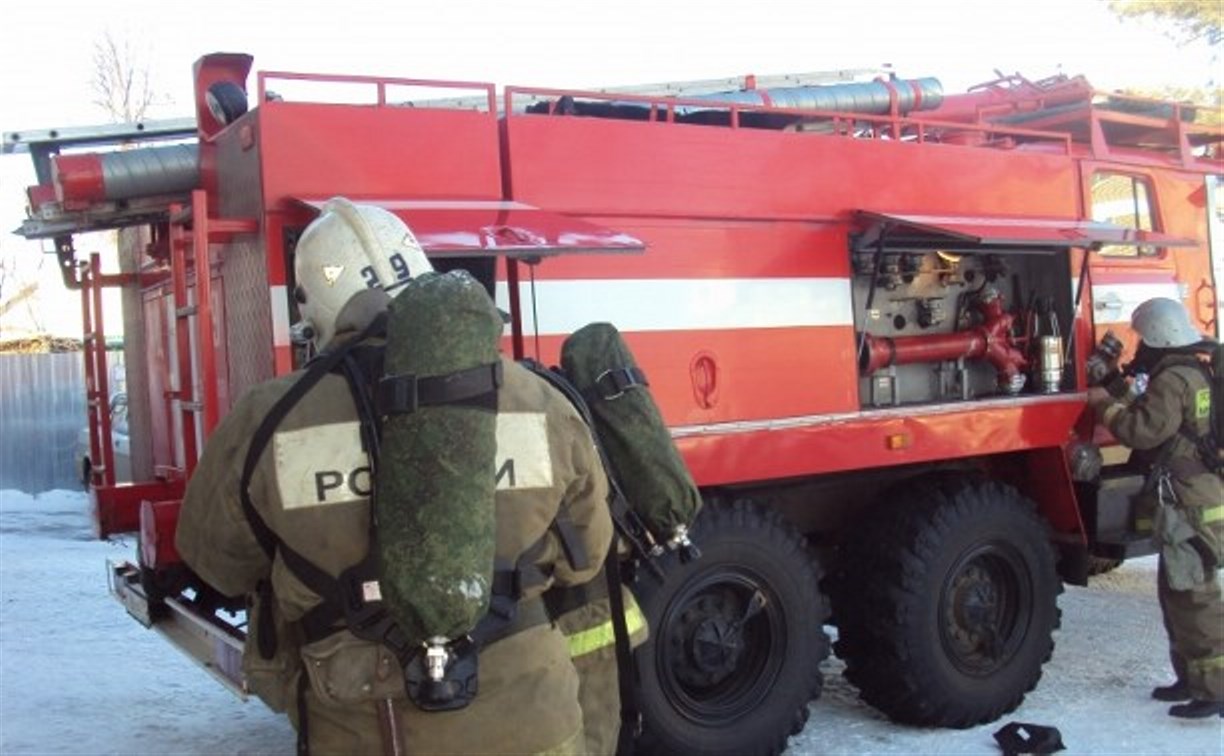 В Ефремове огнеборцы спасли из горящей квартиры мужчину