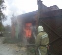 В Щекинском районе дотла сгорела хозяйственная постройка