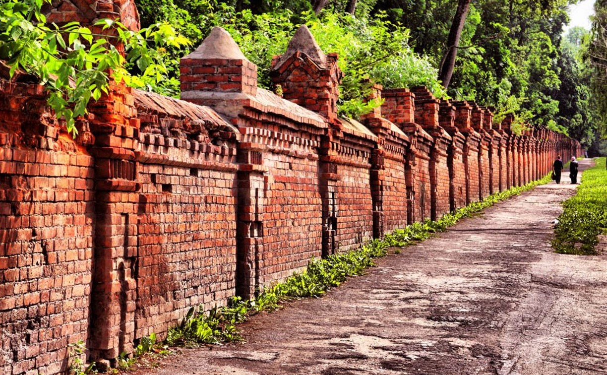 Уникальная ограда Всехсвятского кладбища Тулы признана культурной ценностью