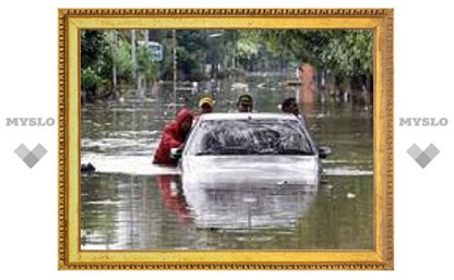 Число жертв наводнения в Индонезии достигло 85 человек. Начались эпидемии