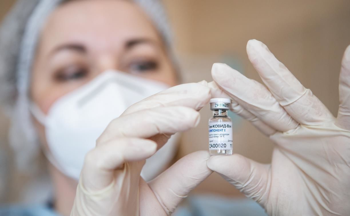 Ученый Гинцбург: вакцина «Спутник V» давно не защищает от коронавируса