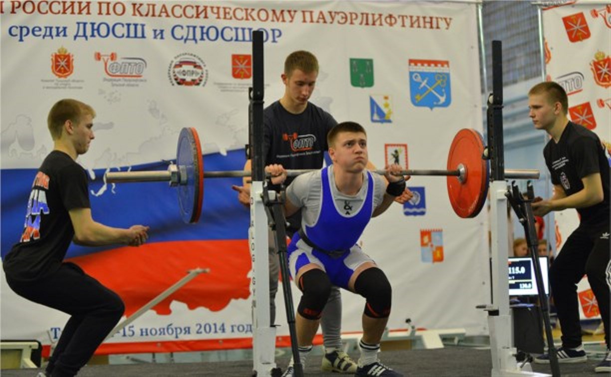 Тульские пауэрлифтеры установили рекорды России на родном помосте