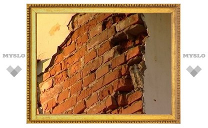 На рабочего птицефабрики под Тулой рухнула стена здания