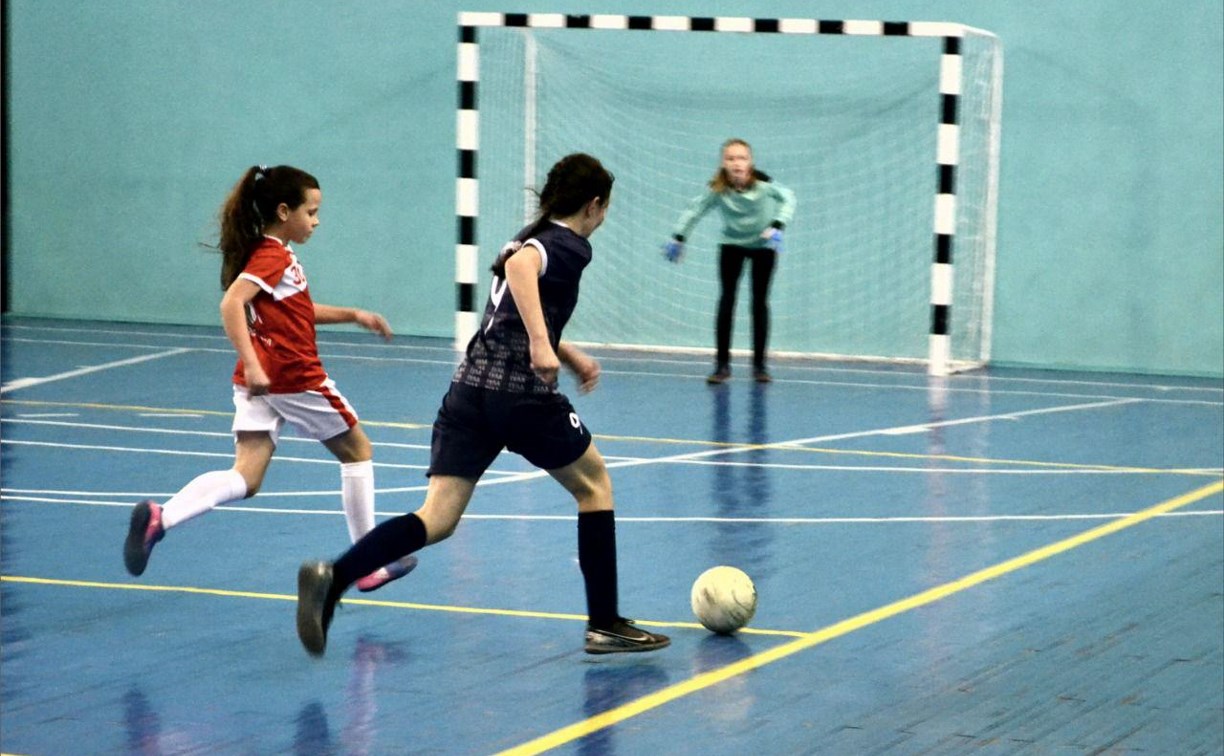 В Туле состоялся новогодний турнир по мини-футболу среди девушек