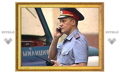 Щекинский хулиган пытался задушить милиционера