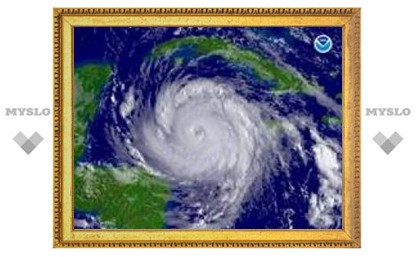 Урагану "Дин" присвоена высшая категория опасности