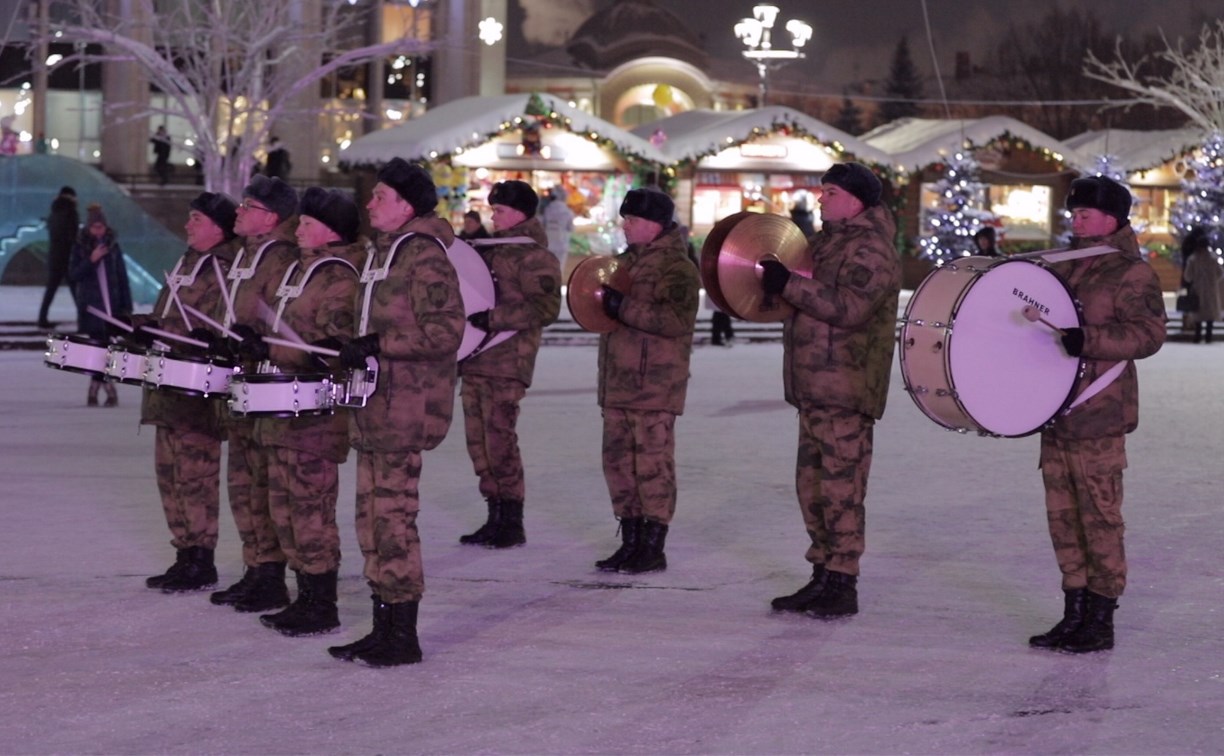 Музыканты военного оркестра Росгвадии выступили перед туляками: видео