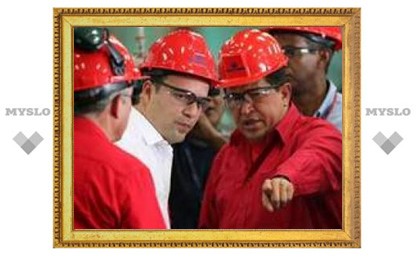 Чавес пригрозил национализировать сталь и банки