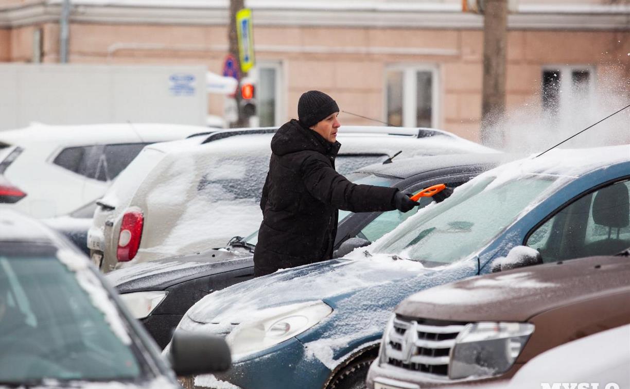 На Тулу идет сильный снегопад: ГИБДД просит водителей воздержаться от поездок