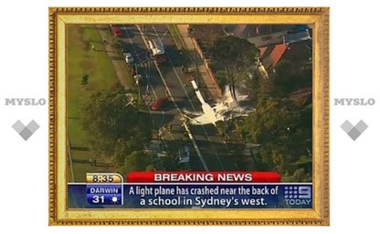 Легкий самолет упал на Сидней