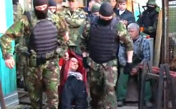 Туляк держал в заложниках ребенка: видео штурма ОМОН