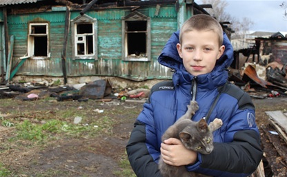 Министр МЧС России лично наградил школьника-героя из Тульской области