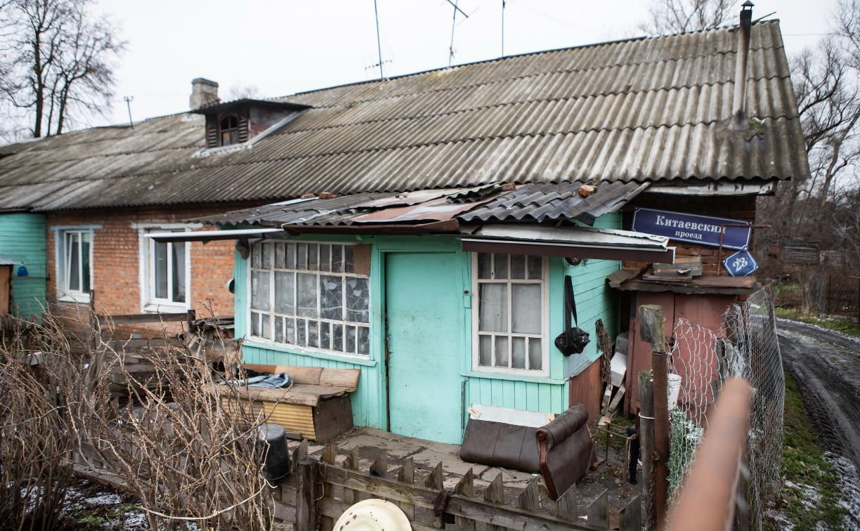 В Туле две пенсионерки живут в разваливающемся бараке