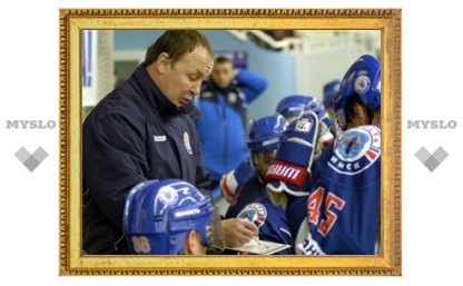 Белорусский тренер ввел для хоккеистов штраф за чтение газеты