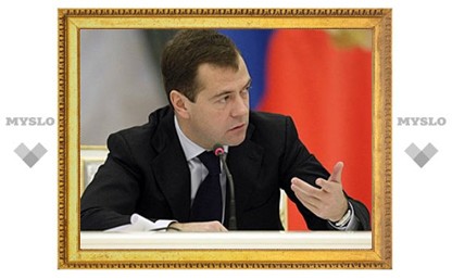 Медведев назвал позорным отсутствие сетей 3G в Москве