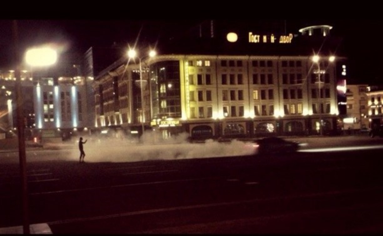 Ночью по площади Ленина гонял «Мерседес»