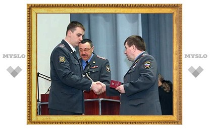 Полицейских наградили медалями «За спасение погибавших»