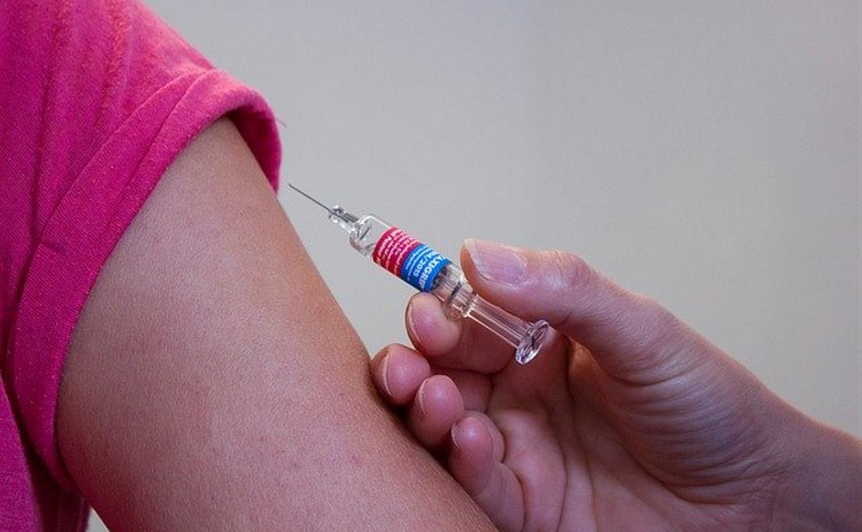 В России приостановили плановую вакцинацию из-за пандемии