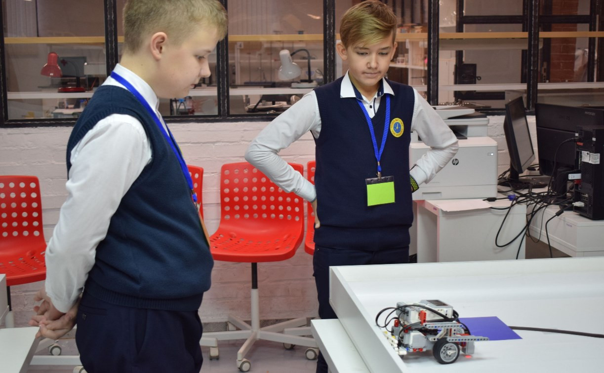 В тульском «Кванториуме» прошла региональная олимпиада для школьников по робототехнике