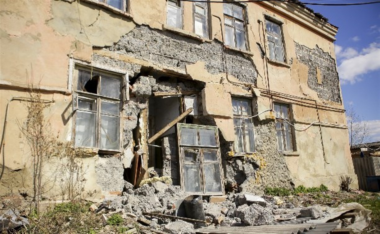 Жителей частично обрушившегося дома в Богородицке переселят в съемные квартиры