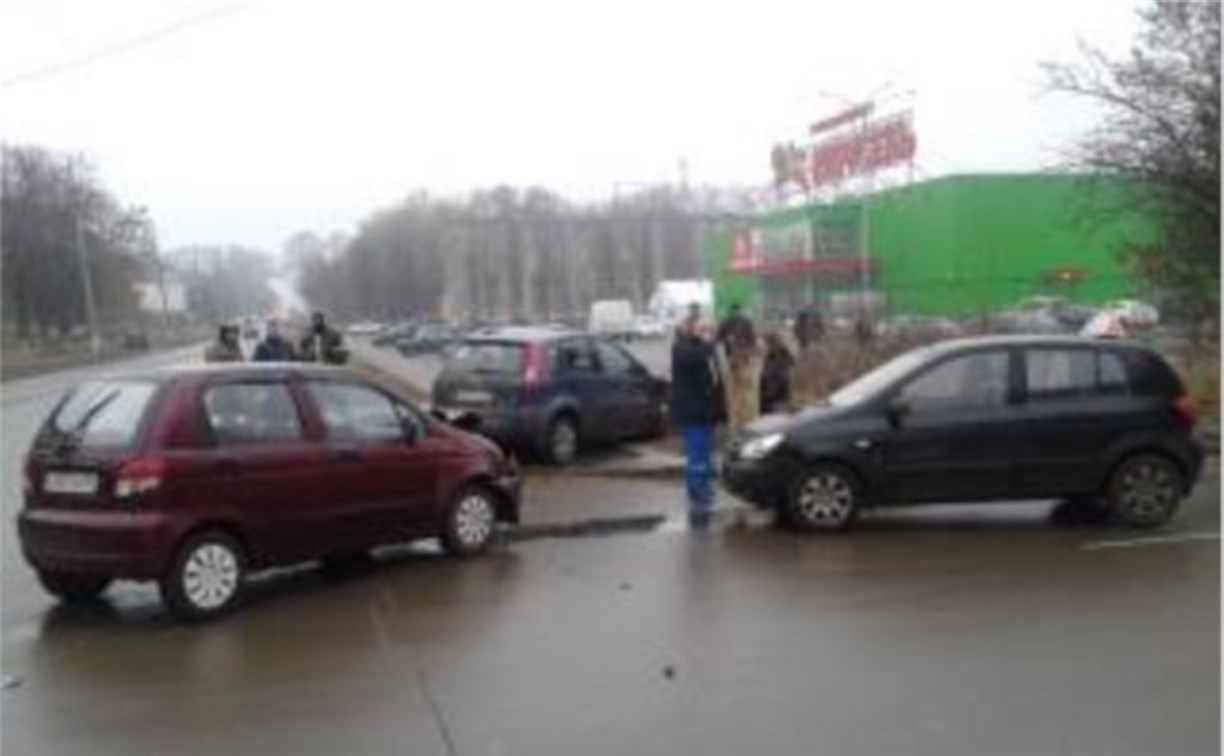 В Новомосковске произошло тройное ДТП