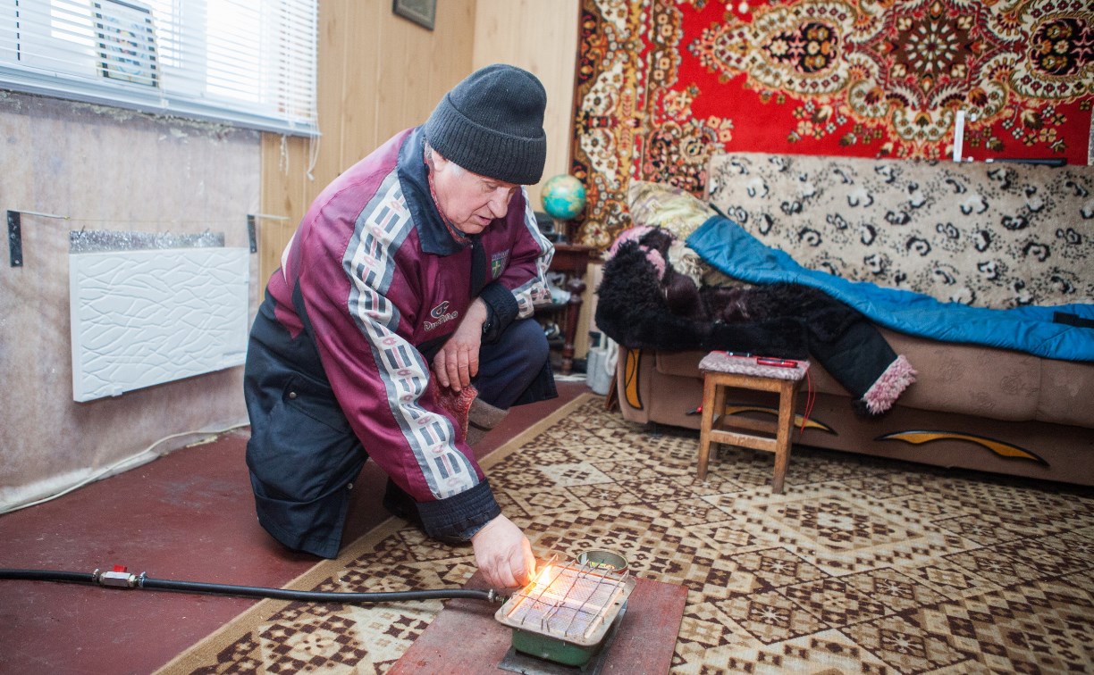 В тульском СНТ пенсионер три месяца живет без электричества