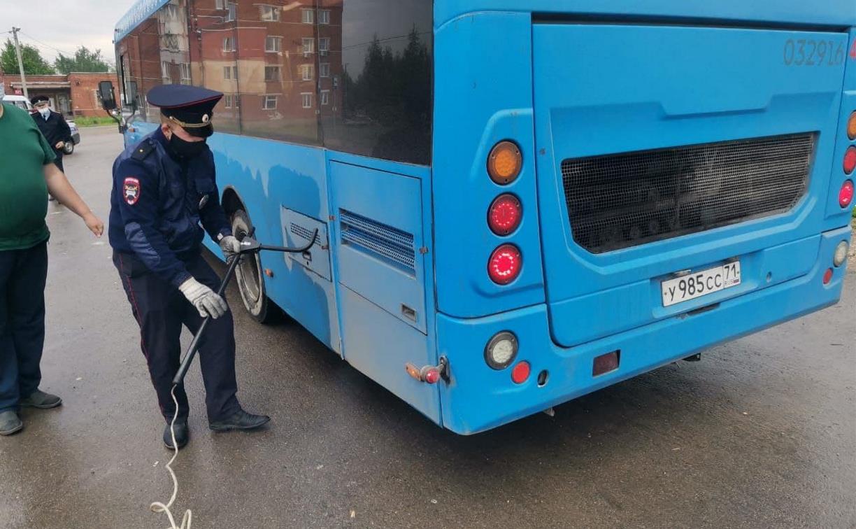 В Туле сотрудники ГИБДД выявили 16 нарушений в работе автобусов