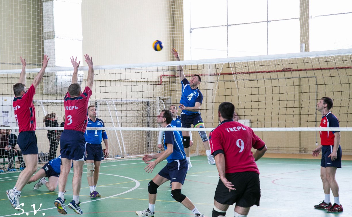 Тульские ветераны волейбола первенствовали на турнире в Подмосковье