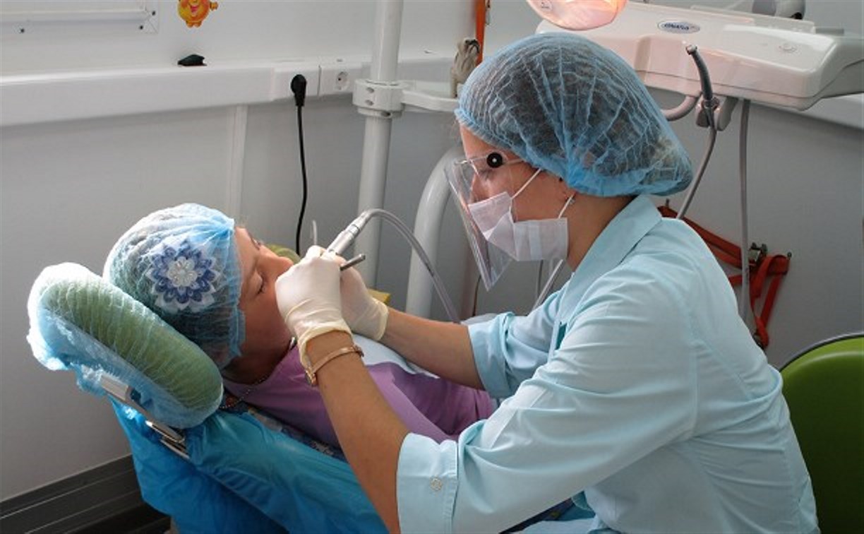Жителей Тульской области без записи осмотрят стоматологи