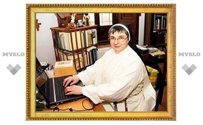 В Испании монахиню изгнали из ордена за увлечение Facebook