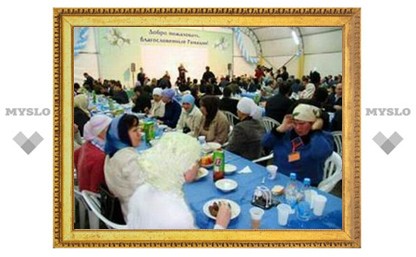 В Москве открылся шатер рамадана