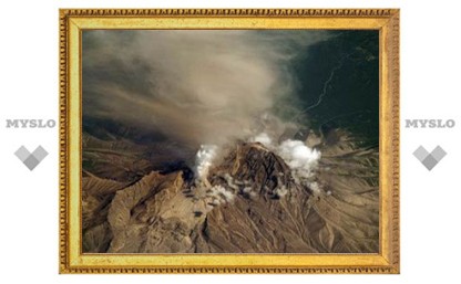 На Камчатке активизировались три вулкана