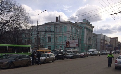 На проспекте Ленина в Туле огромная пробка