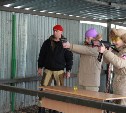 Тульских школьников научили стрелять и обращаться с оружием