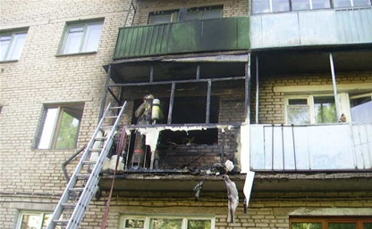 В Алексине пожарные спасли из горящей квартиры шестерых человек