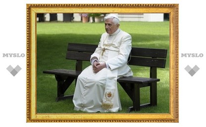 Бенедикт XVI возглавил процессию в честь Тела и Крови Христовых